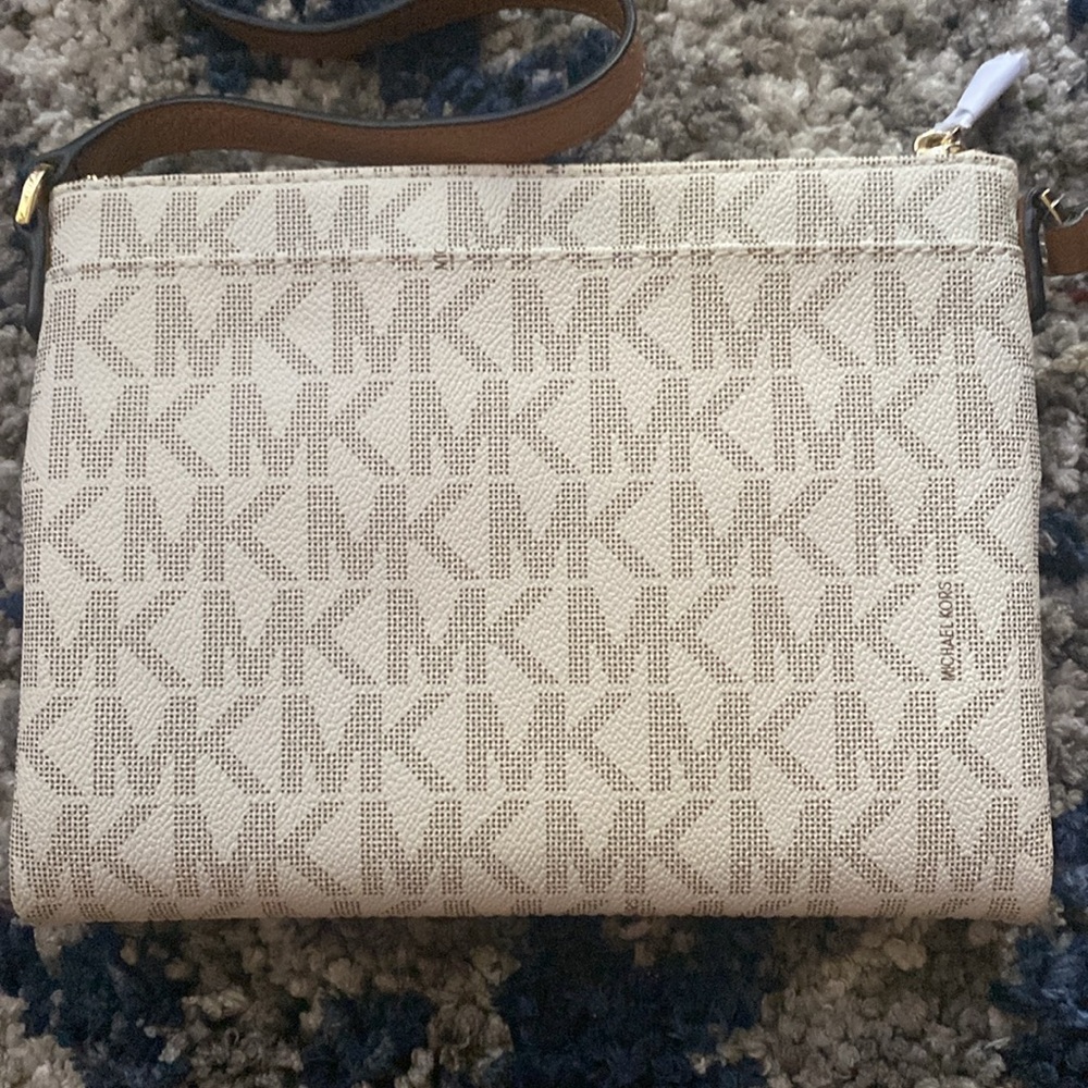 Micheal kors white/vanilla crossbody bag - Picture 2 of 9